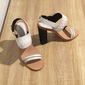 LAMB Valiant style white heeled sandals. Womens size 10. NWOT.